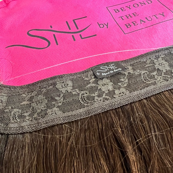 She by Beyond The Beauty Flip ‘N Go 16-18” #3 Medium Brown - Picture 7 of 9